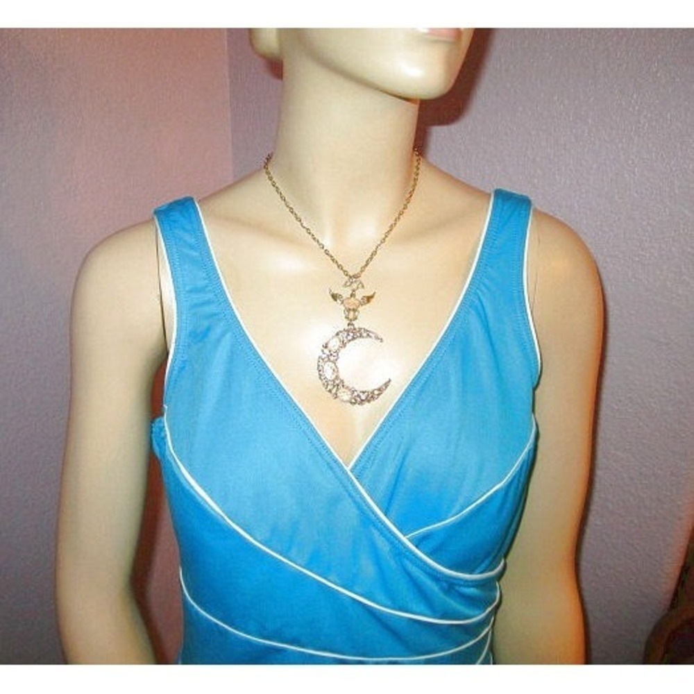 Celestial Crescent Moon Pendant Necklace Angel Wings Rhinestone Pink Gems Stevie